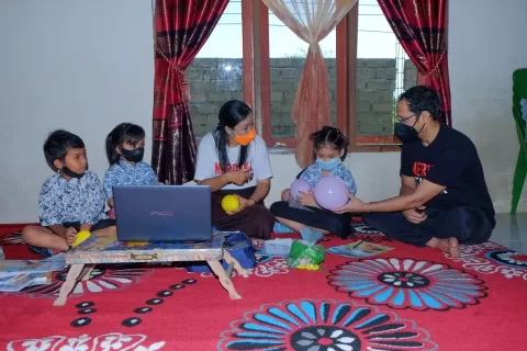 f09dad3e-2adb-430c-9292-4d746aecfabf
