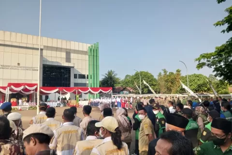 HUT GOES