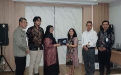 Penyerahan SK Anumerta kepada Keluarga Alm. Nuke Nugraha